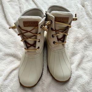 *NEW/NEVER WORN* Cream and Gold Sperry Waterproof Boots